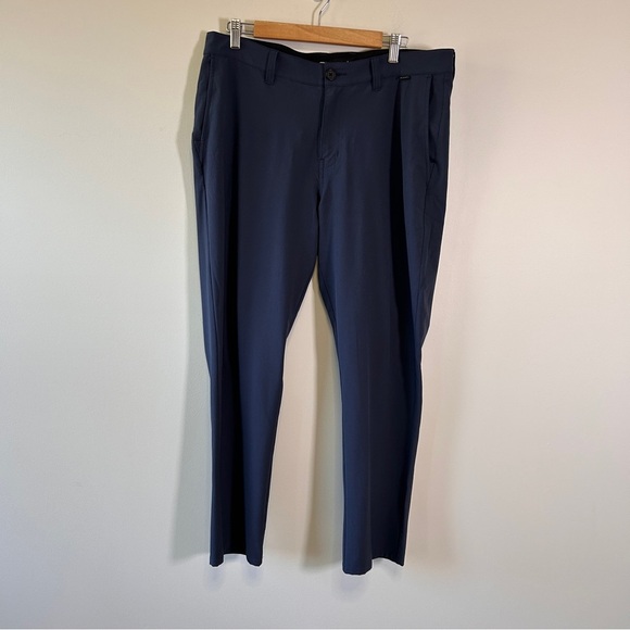 Travis Matthew Men's Size 34 Golf Pants Navy lightweight performance office READ - Picture 2 of 10